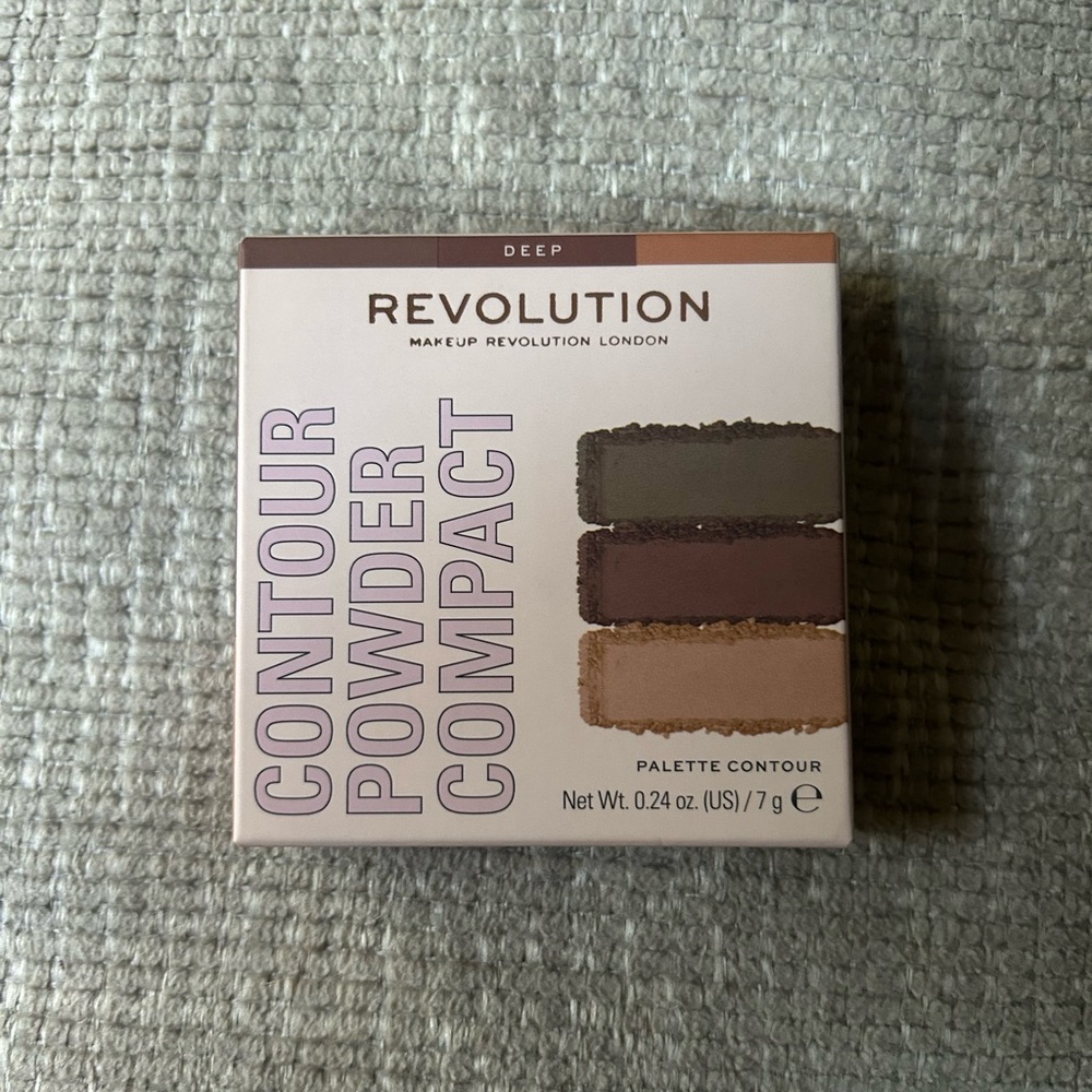NWT Revolution Contour Powder Compact - Deep Shades